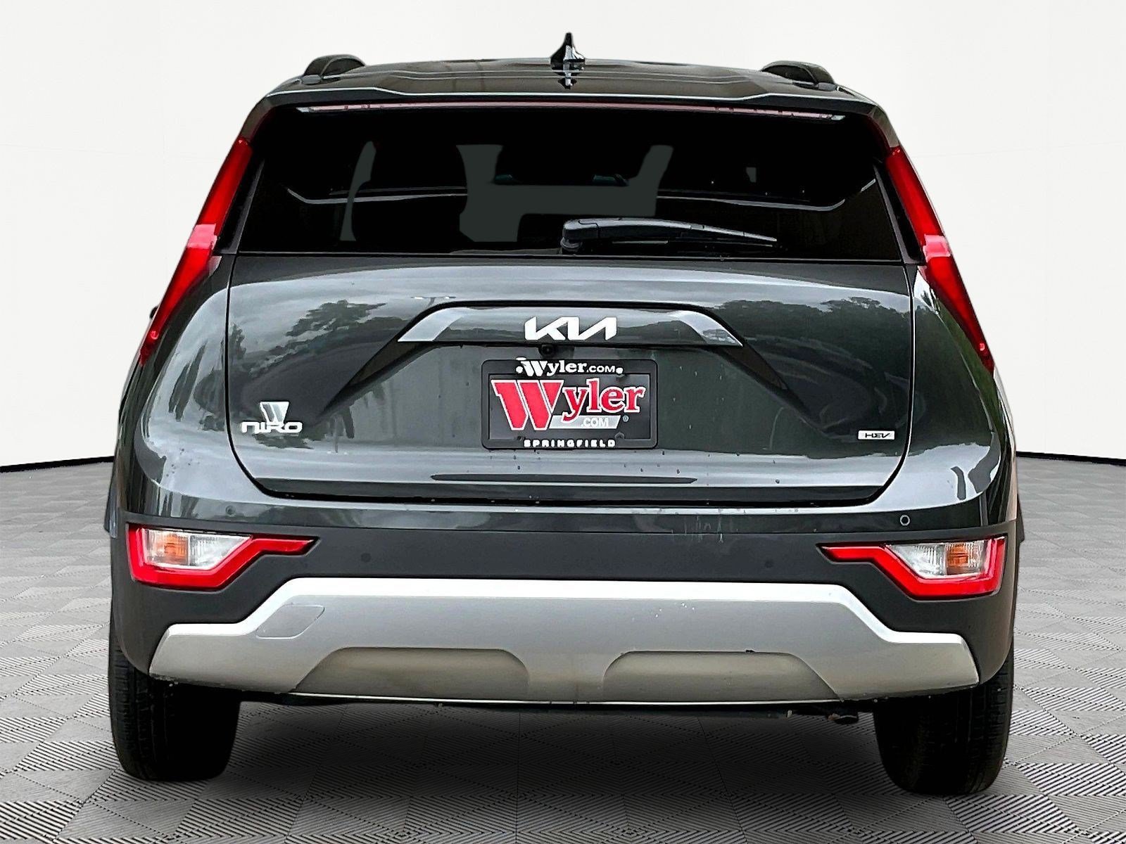 Used 2023 Kia Niro EX FWD image 5
