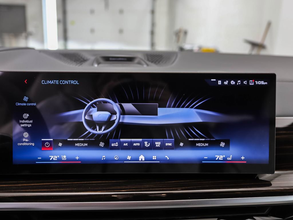 New 2026 BMW X7 M60i image 18