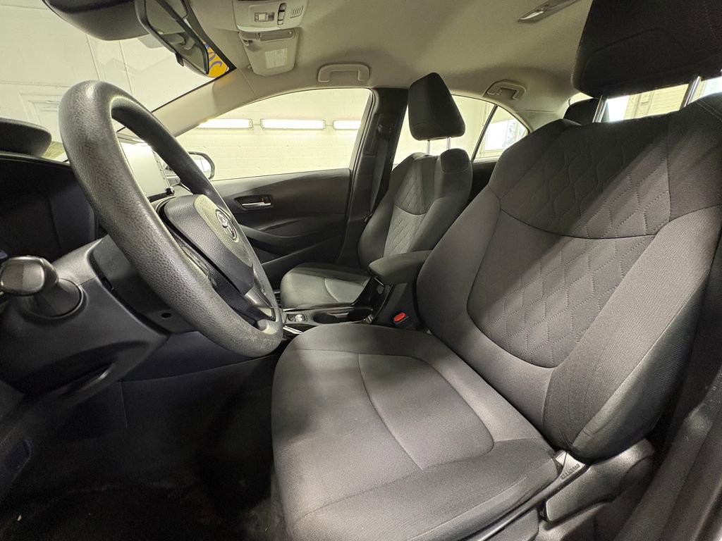 Used 2021 Toyota Corolla LE image 13