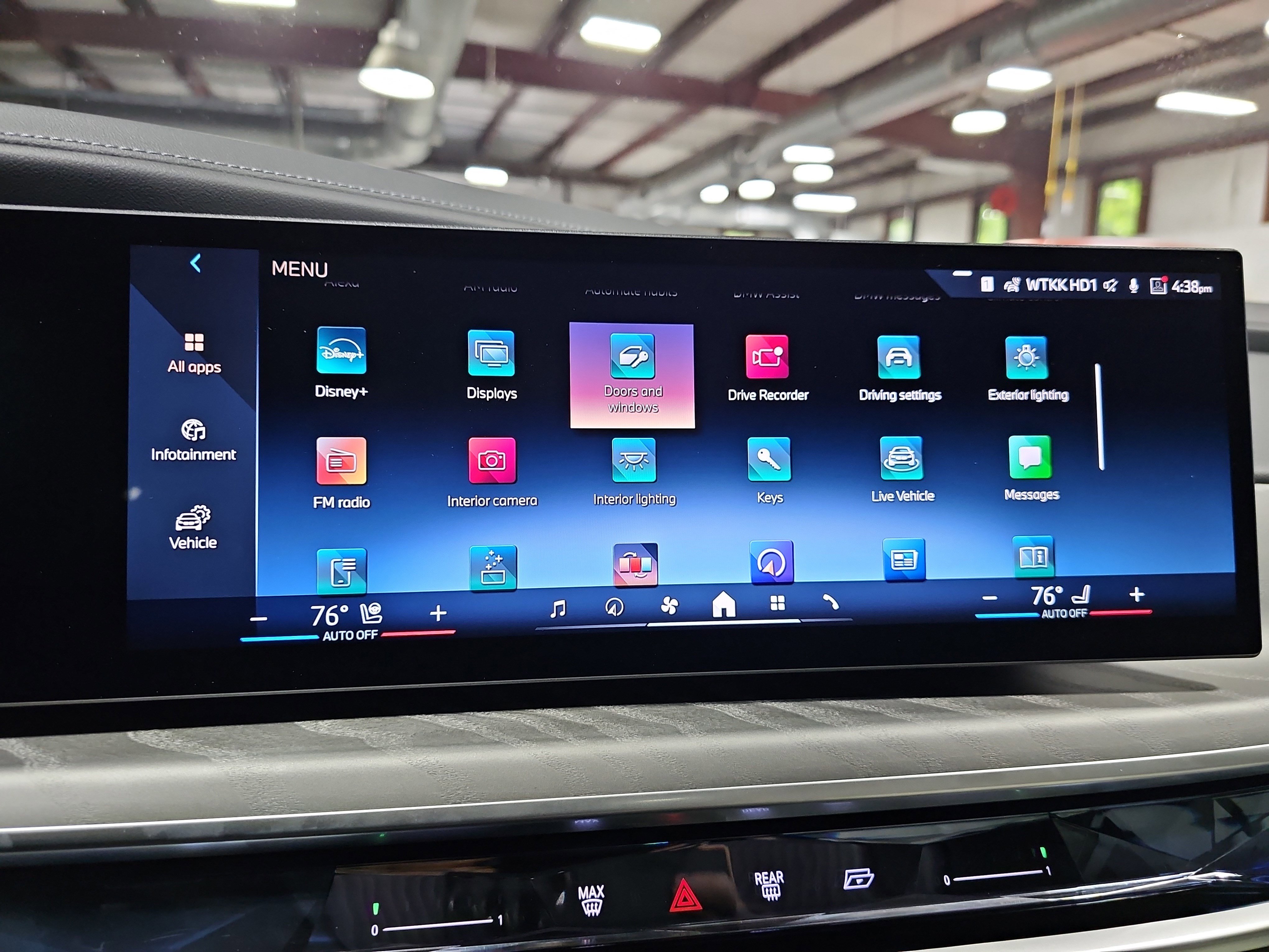 Certified 2025 BMW 760i xDrive w/ Executive Package AWD/4WD image 24