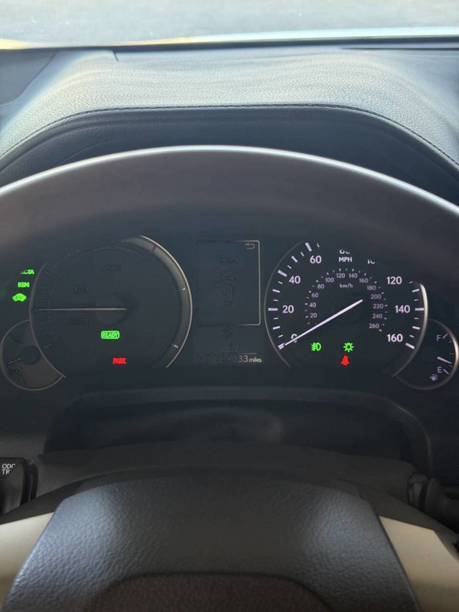 Used 2018 Lexus RX 450h AWD w/ Premium Package image 22