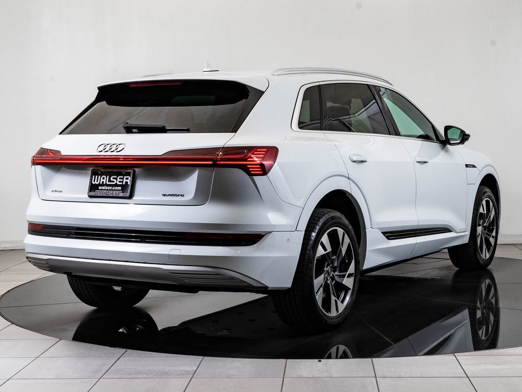 Used 2022 Audi e-tron Premium Plus w/ Premium Plus Package image 10