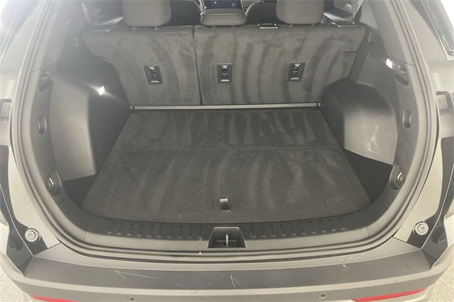 Used 2025 Chevrolet Equinox LT w/ Safety and Technology Package image 43