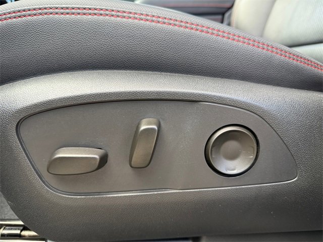 Used 2024 Chevrolet Traverse RS image 22