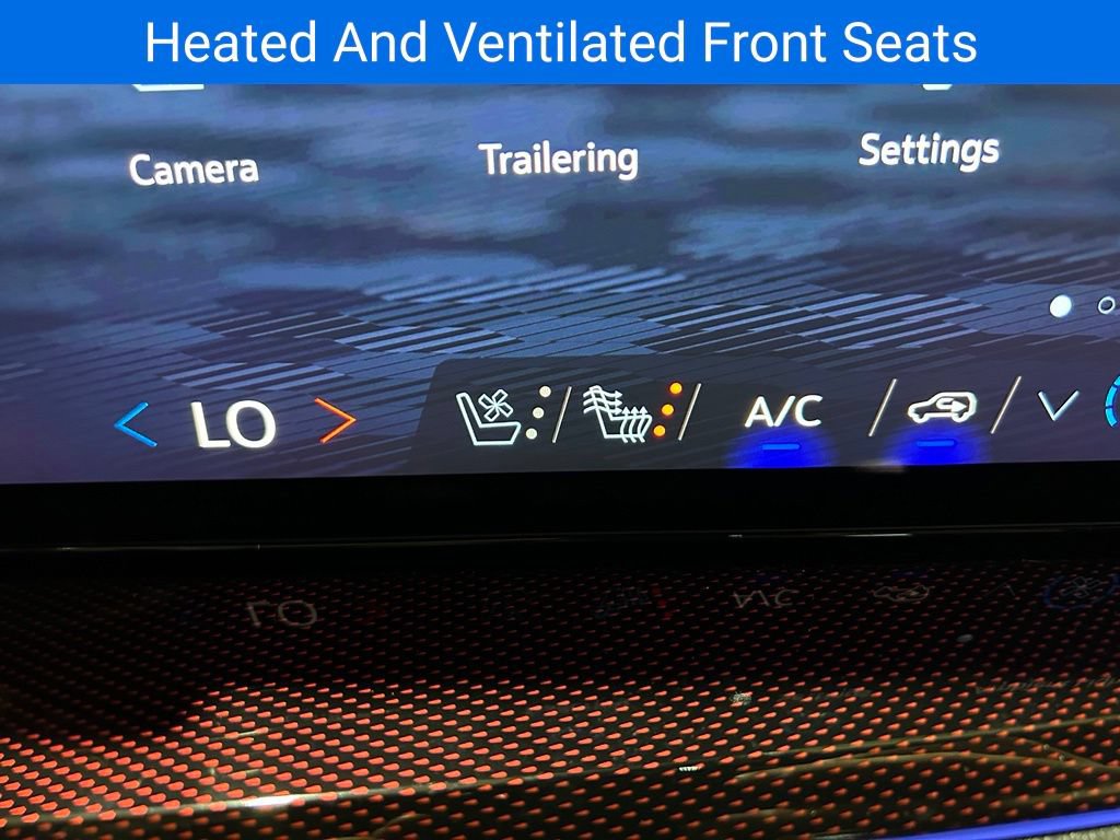 New 2026 Chevrolet Traverse RS w/ LPO, Floor Liner Package AWD/4WD image 9