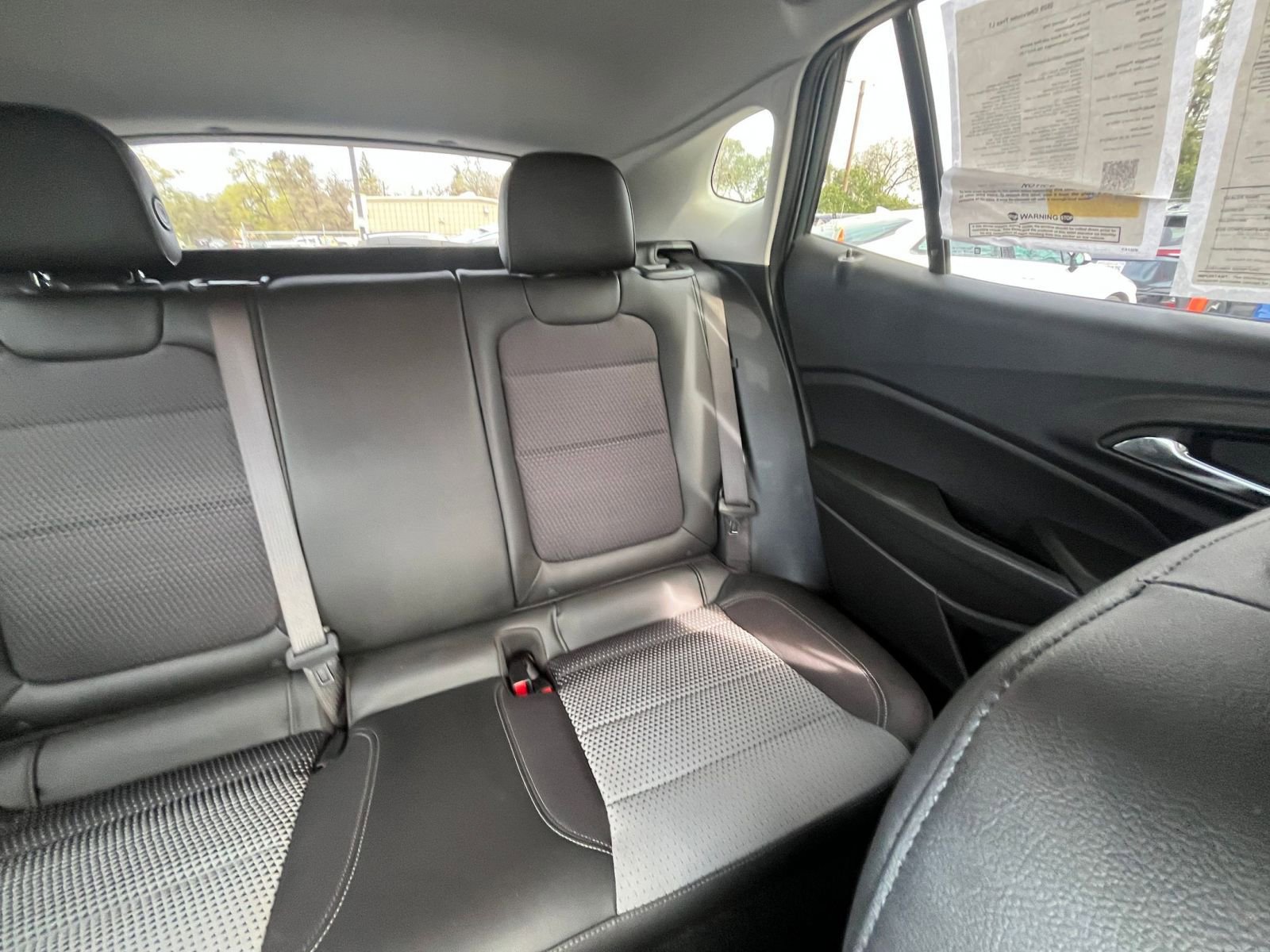 Used 2025 Chevrolet Trax LT w/ LT Convenience Package image 36