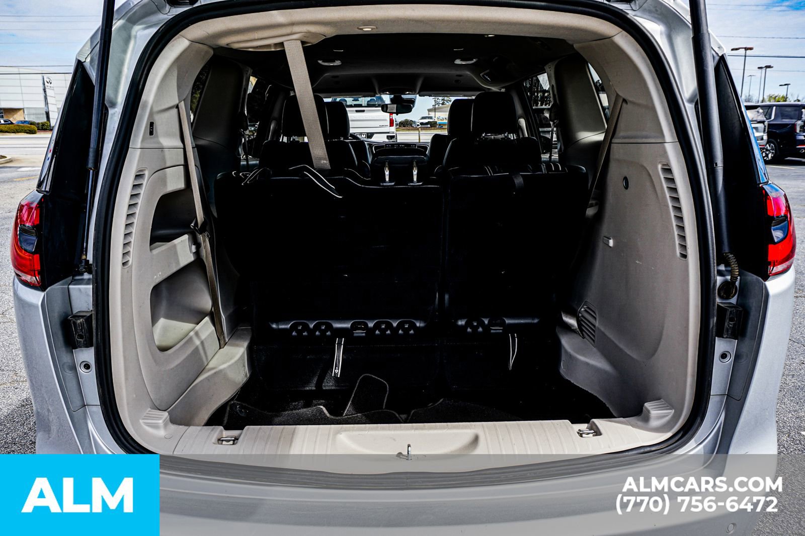 Used 2024 Chrysler Pacifica Touring-L image 52