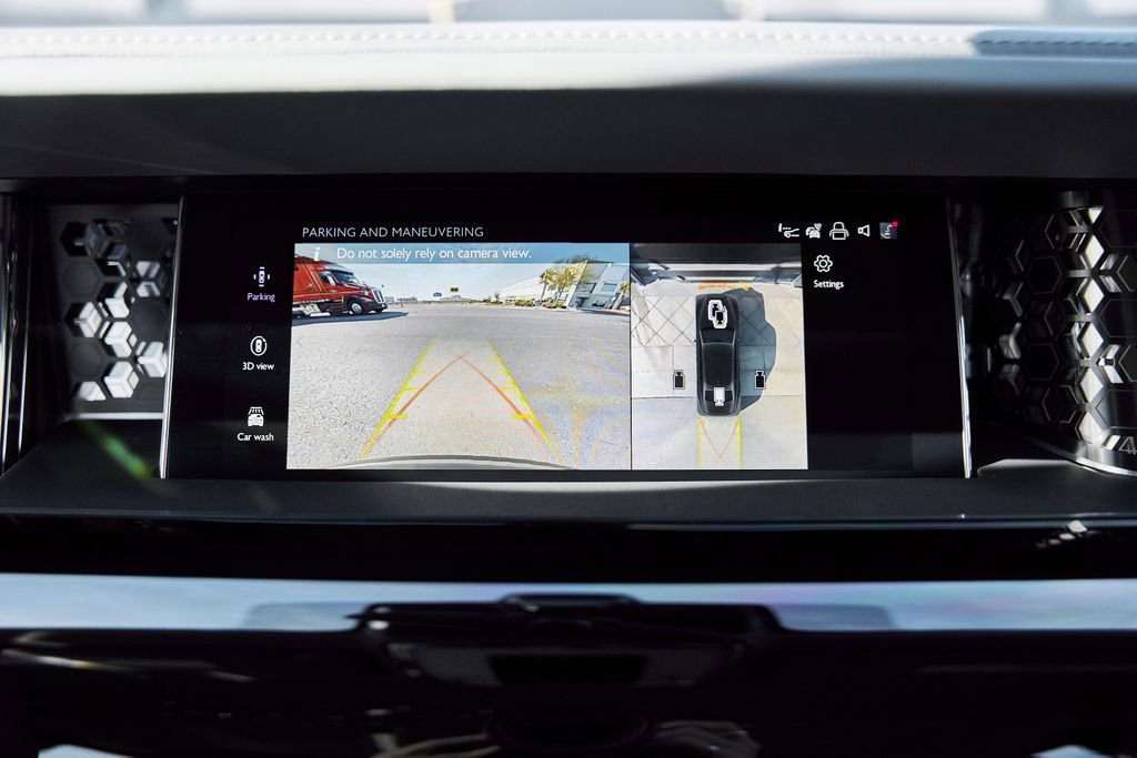 Used 2025 Rolls-Royce Phantom Sedan RWD image 88