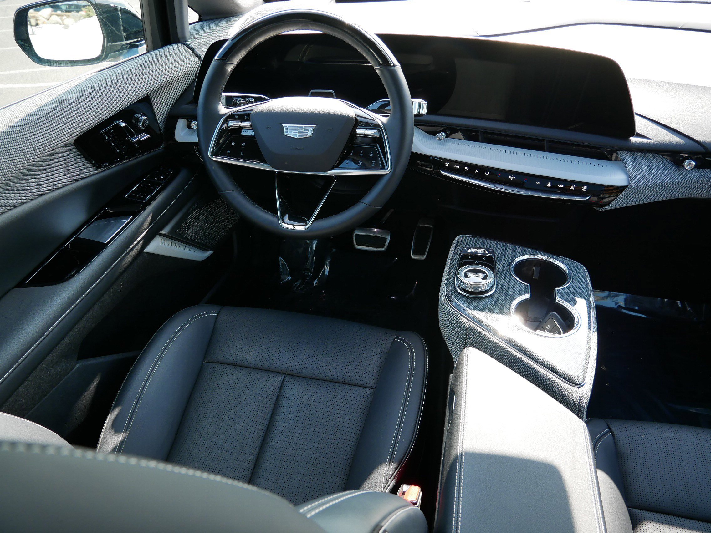Certified 2025 Cadillac Optiq Sport 2 w/ LPO, Floor Liner Package image 8
