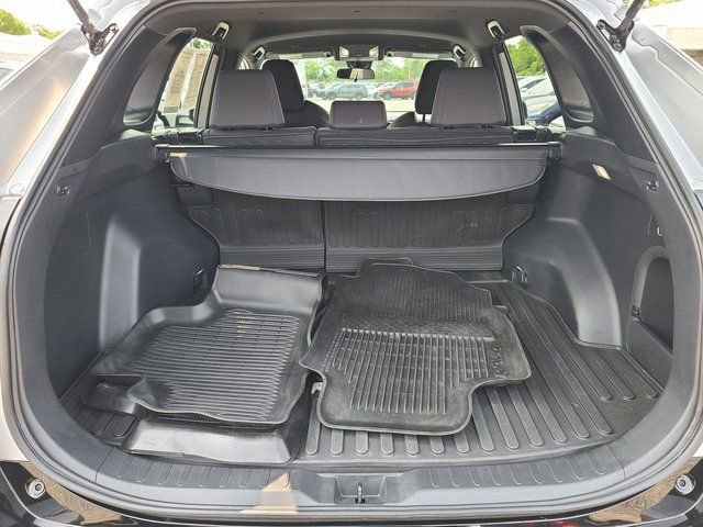 Used 2023 Toyota RAV4 SE image 15