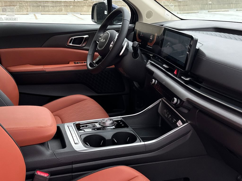 New 2026 Kia Carnival EX image 13