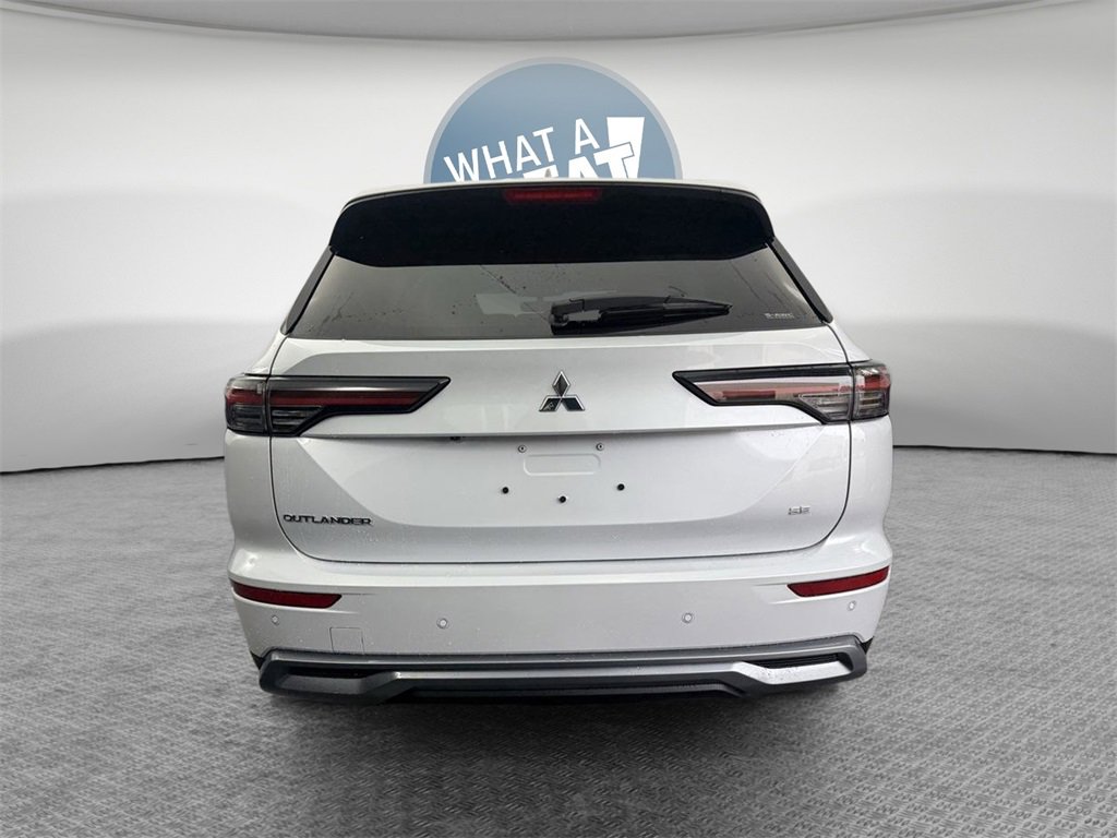 New 2025 Mitsubishi Outlander SE image 4