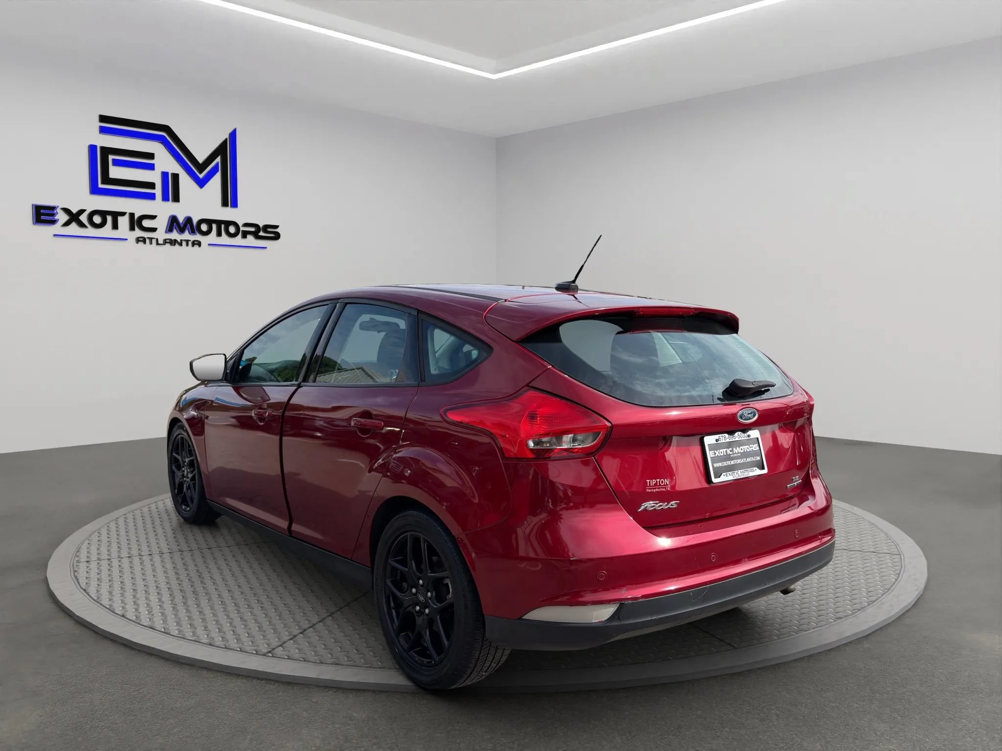 Used 2016 Ford Focus SE w/ Equipment Group 201A FWD image 3