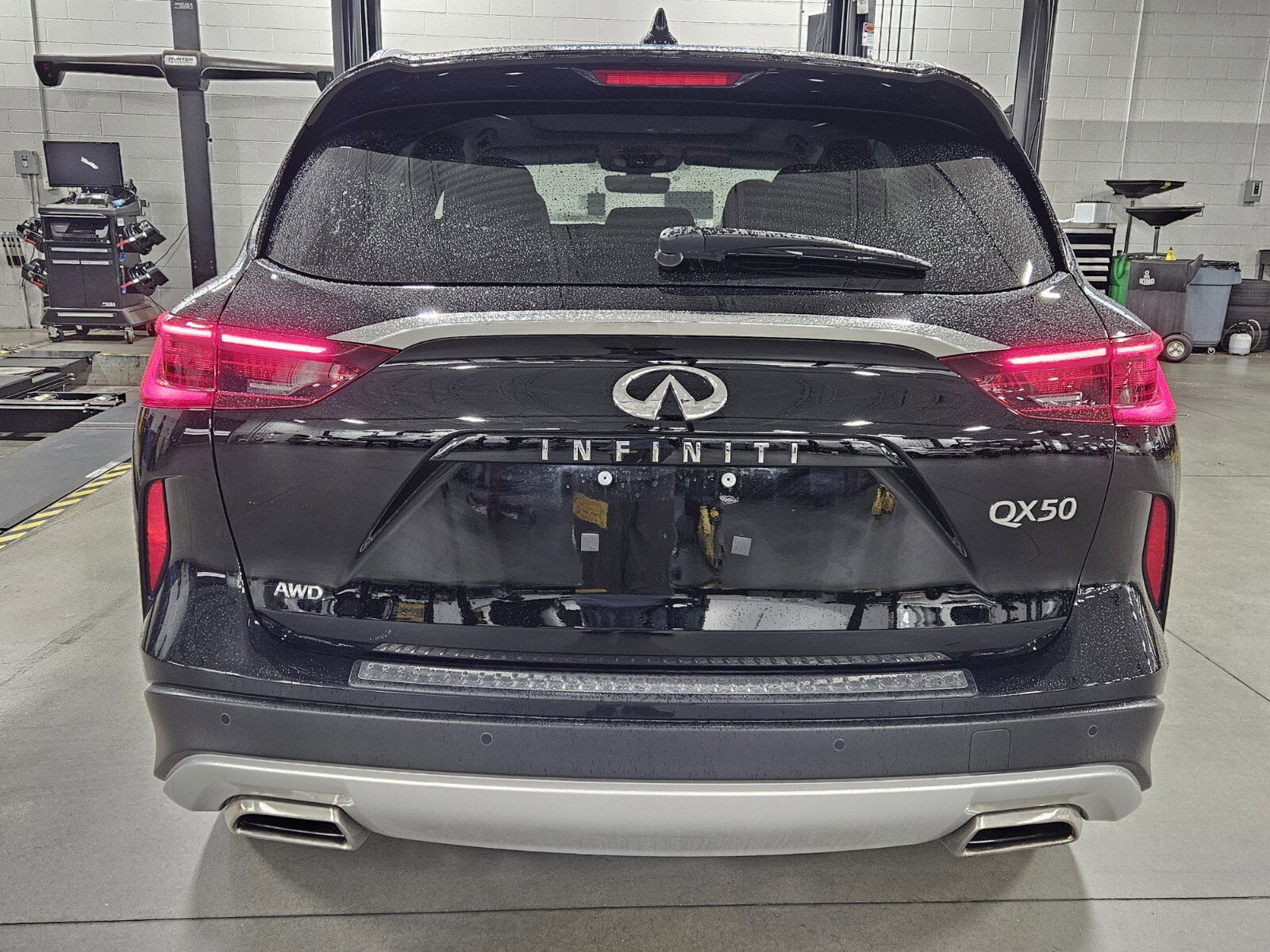 Certified 2025 INFINITI QX50 Luxe w/ Accent Package image 5