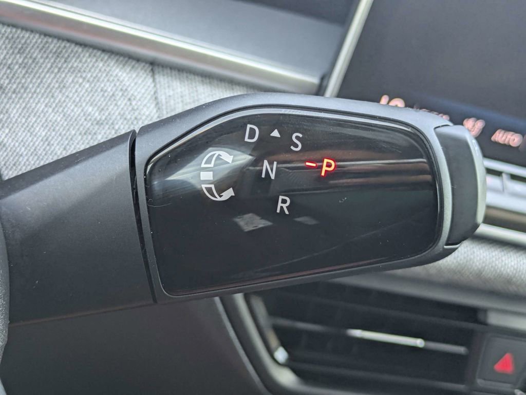 Certified 2025 Volkswagen Tiguan S FWD image 30