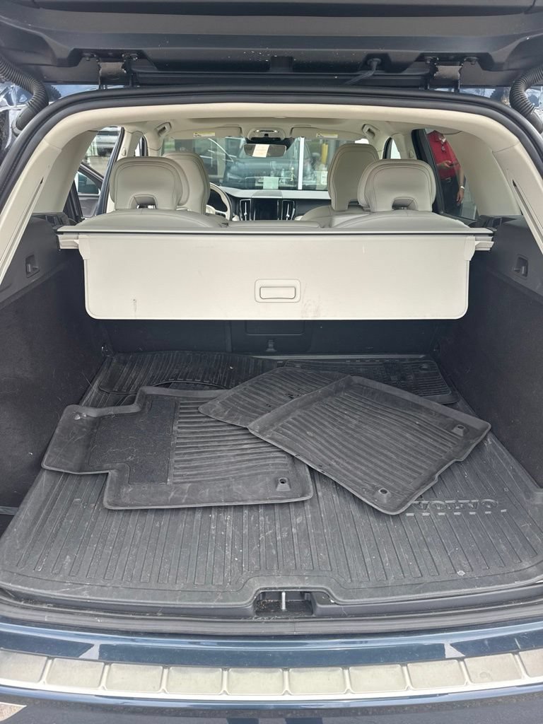 Used 2021 Volvo XC60 T5 Inscription w/ Protection Package Premier FWD image 8