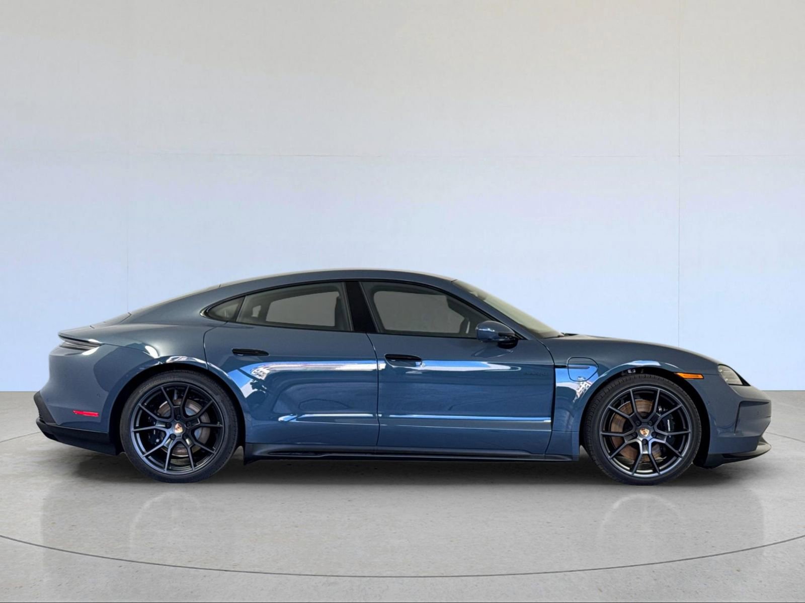 New 2026 Porsche Taycan GTS image 9