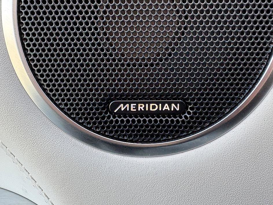 Used 2020 Land Rover Range Rover Sport SVR image 17