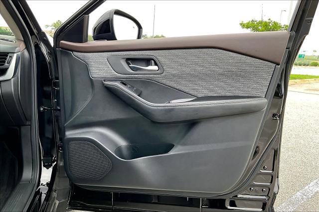 Certified 2023 Nissan Rogue SV FWD image 23
