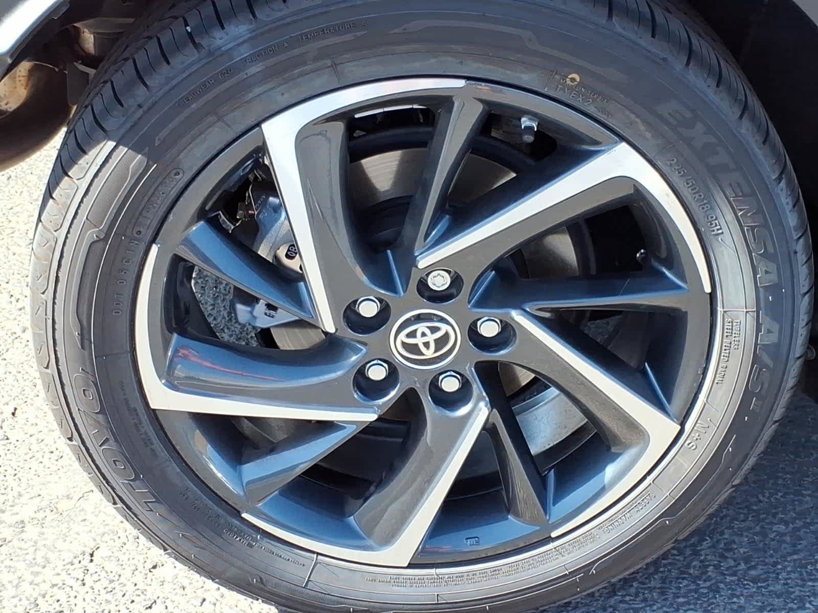 Used 2022 Toyota C-HR Limited FWD image 10