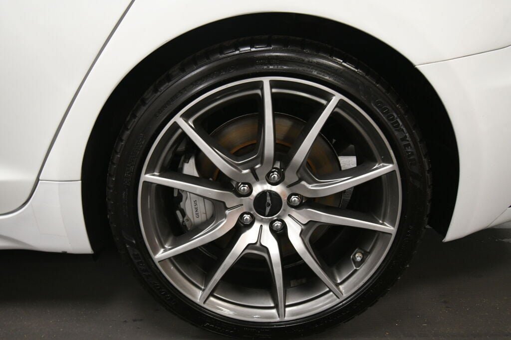 Used 2025 Genesis G70 2.5T AWD/4WD image 32