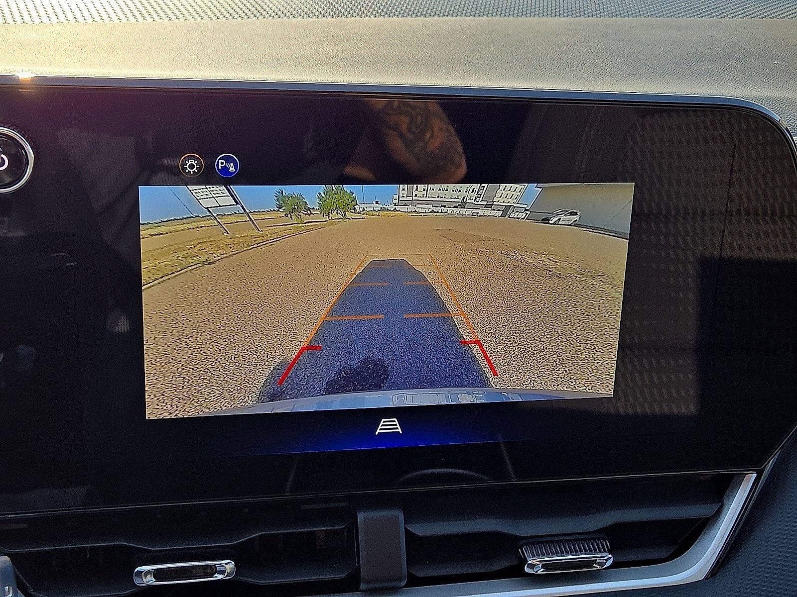 Used 2025 Chevrolet Equinox LT FWD image 27