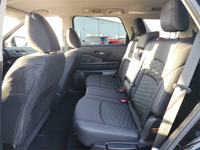 Certified 2022 Nissan Pathfinder SV image 10