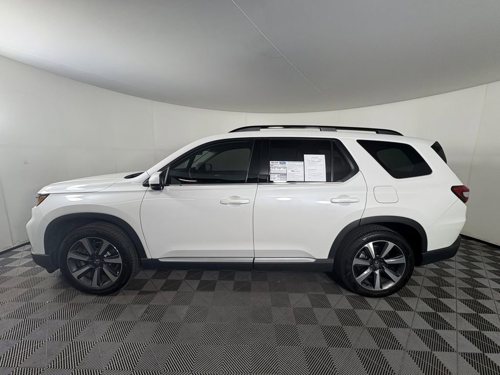 Used 2025 Honda Pilot Elite image 4