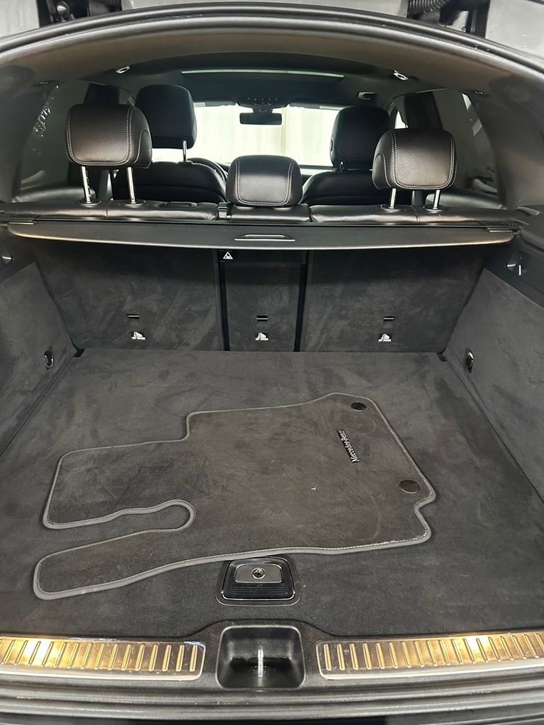 Used 2021 Mercedes-Benz GLC 300 4MATIC image 27