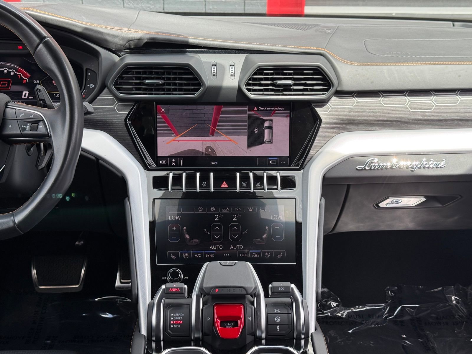 Used 2020 Lamborghini Urus image 22