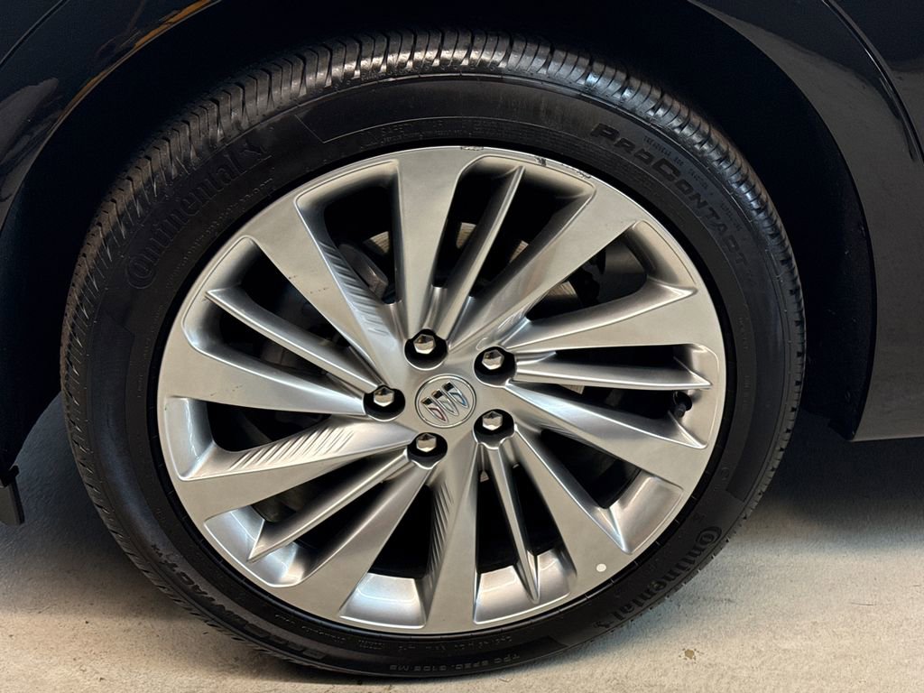 Certified 2025 Buick Envision Avenir image 12