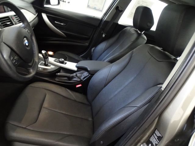 Used 2018 BMW 320i xDrive Sedan w/ Convenience Package image 2