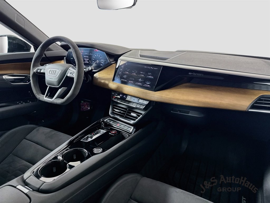 Used 2023 Audi e-tron GT Premium Plus AWD/4WD image 31