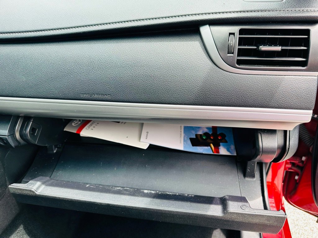 Used 2014 Toyota Camry SE image 14