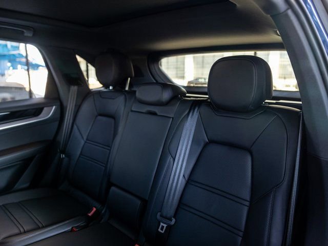 Certified 2025 Porsche Cayenne E-Hybrid image 28