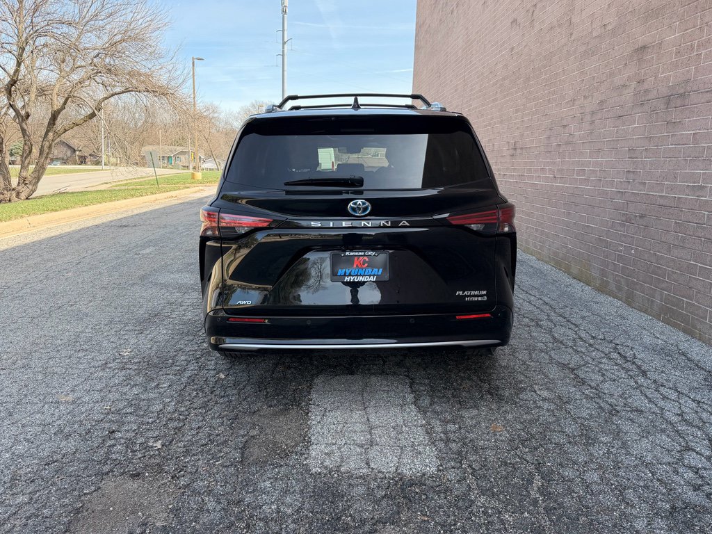 Used 2022 Toyota Sienna Platinum w/ Protection Package (TMS) image 4