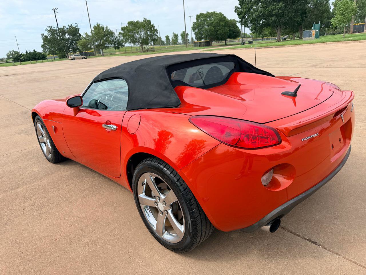 Used 2008 Pontiac Solstice GXP w/ Premium Package RWD image 27