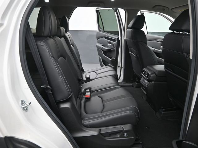 Used 2025 Honda Pilot EX-L image 16