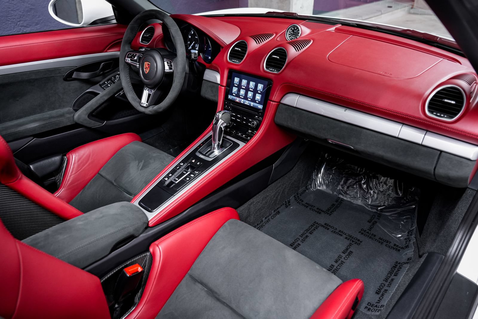 Used 2022 Porsche 718 Boxster Spyder RWD image 25