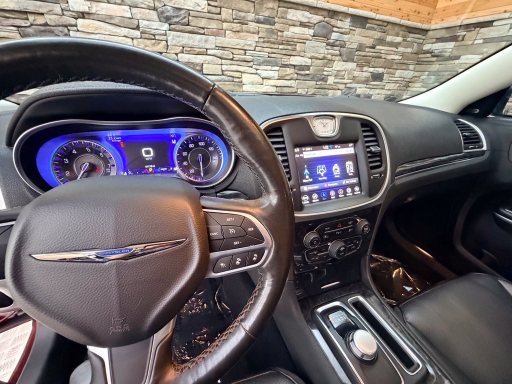 Used 2021 Chrysler 300 Touring L AWD/4WD image 23