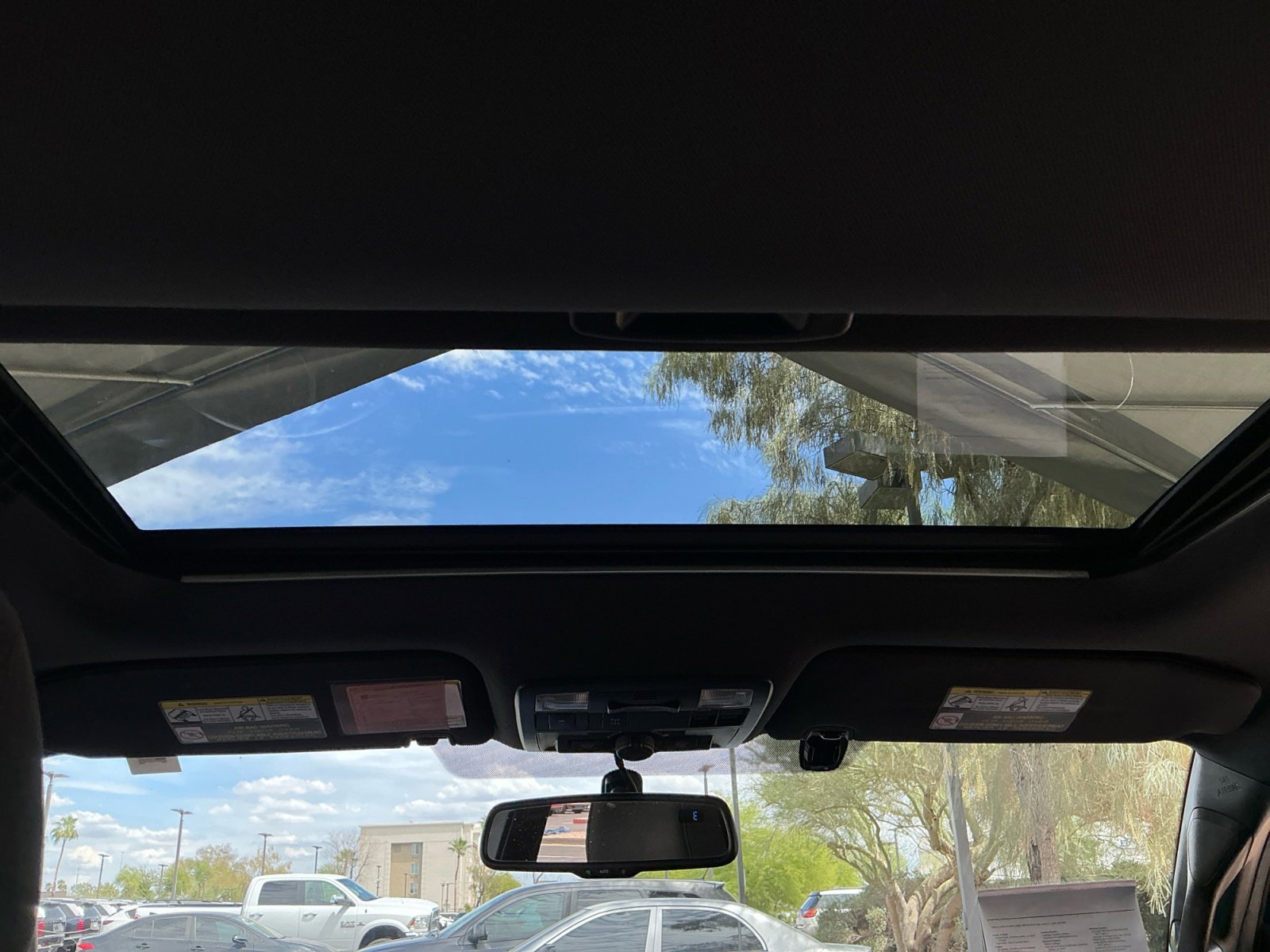 Used 2017 Toyota Tacoma TRD Off-Road image 32