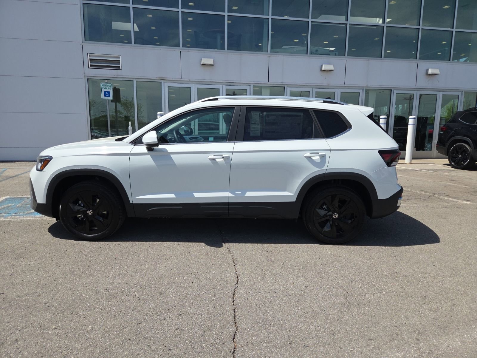 New 2026 Volkswagen Taos SE FWD image 11