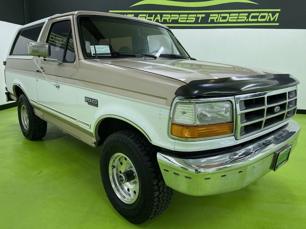 Used 1996 Ford Bronco XLT image 2
