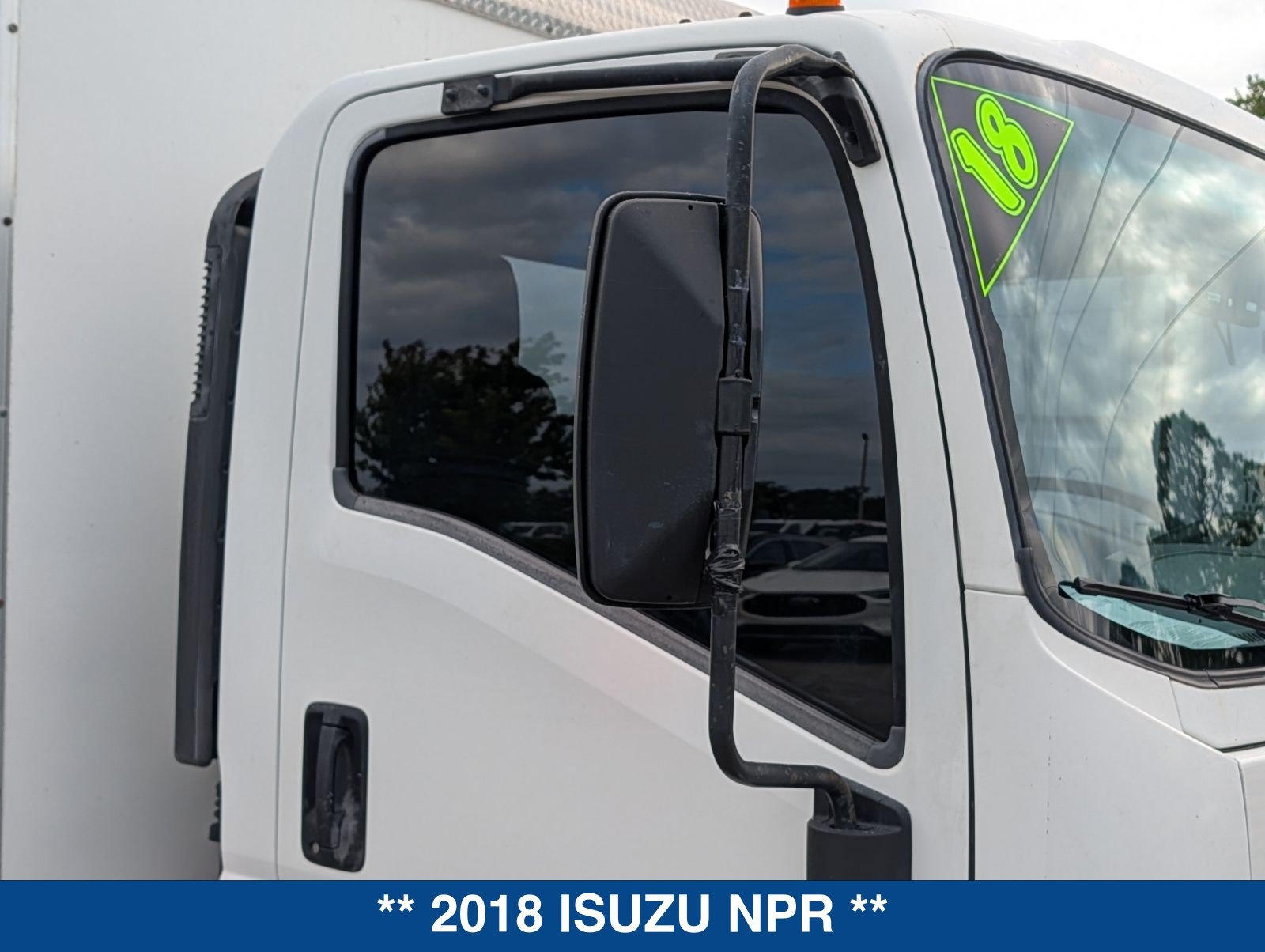Used 2018 Isuzu NPR RWD image 11