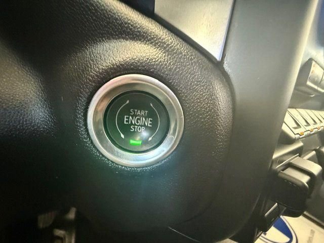 Used 2020 Chevrolet Silverado 1500 LT w/ Convenience Package image 28