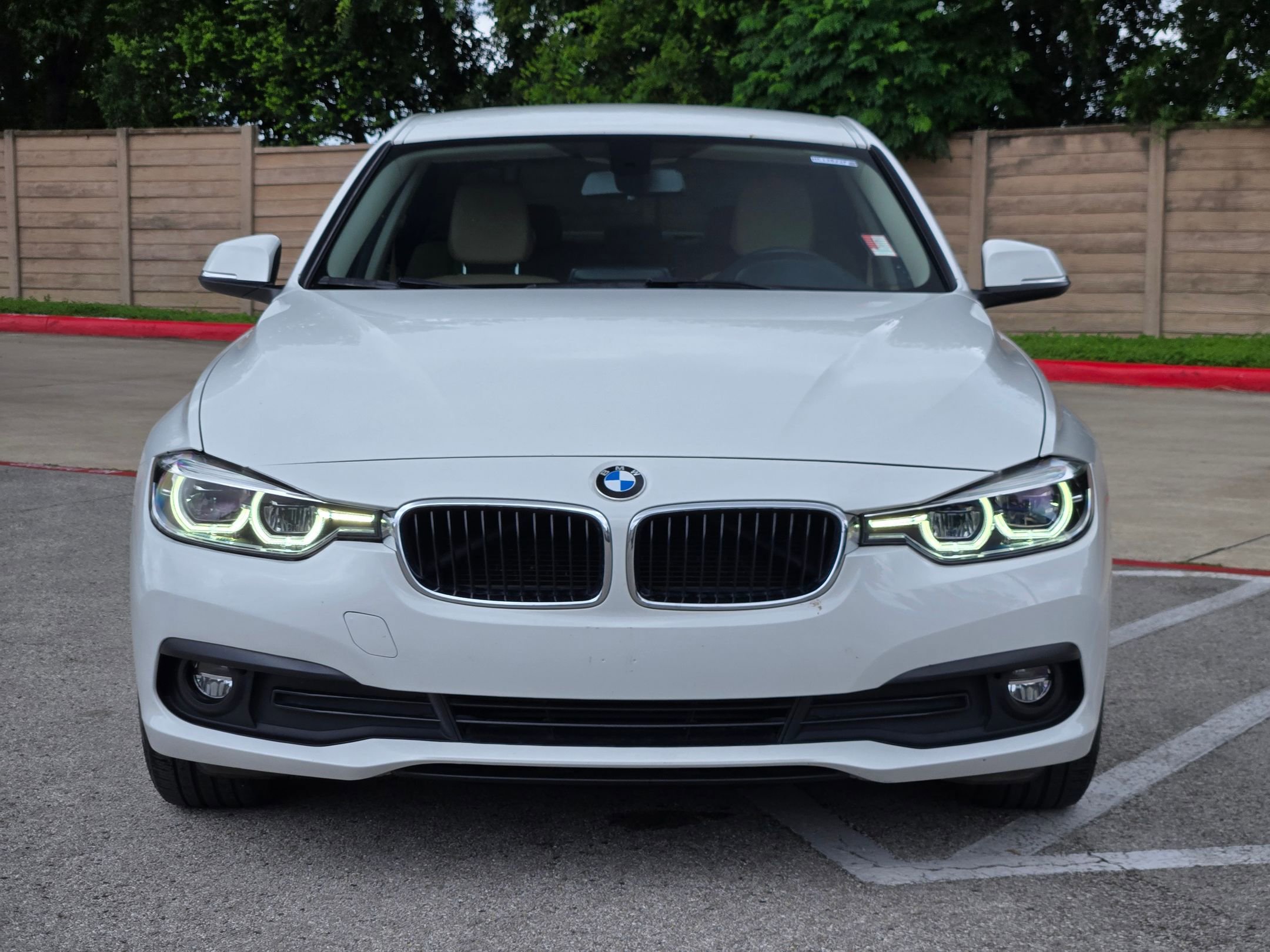 Used 2016 BMW 320i Sedan RWD image 8