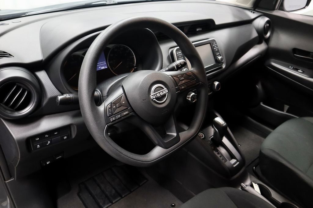 Certified 2025 Nissan Kicks Play S image 24