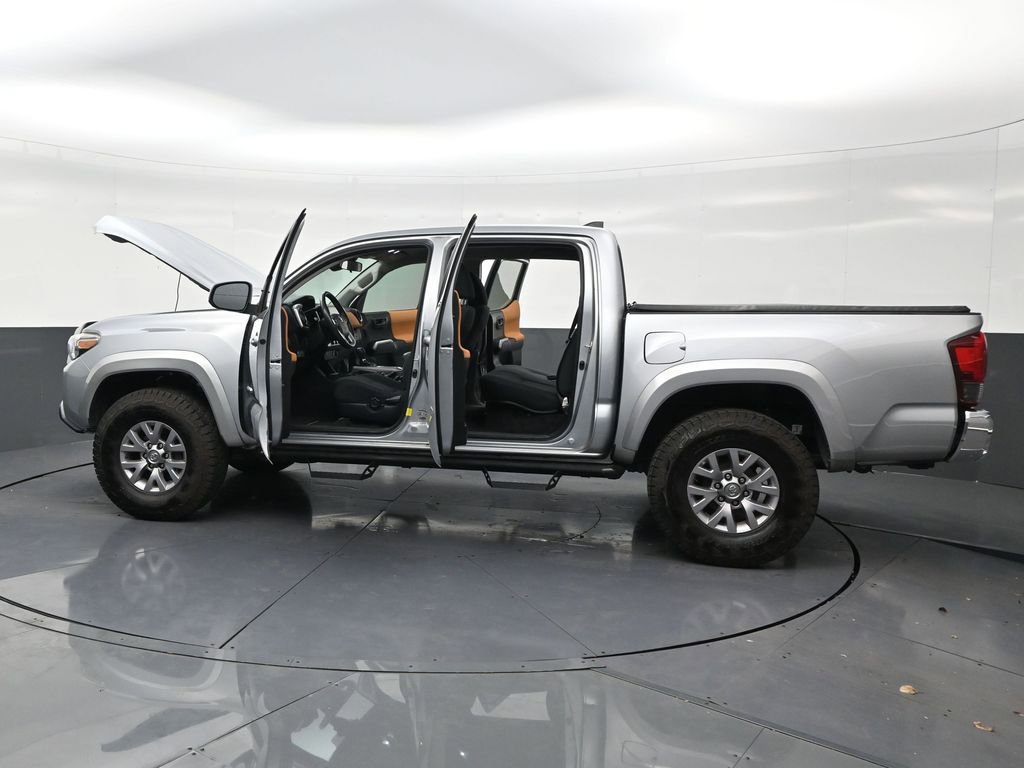 Used 2019 Toyota Tacoma SR5 w/ SR5 Appearance Package (SM) RWD image 31