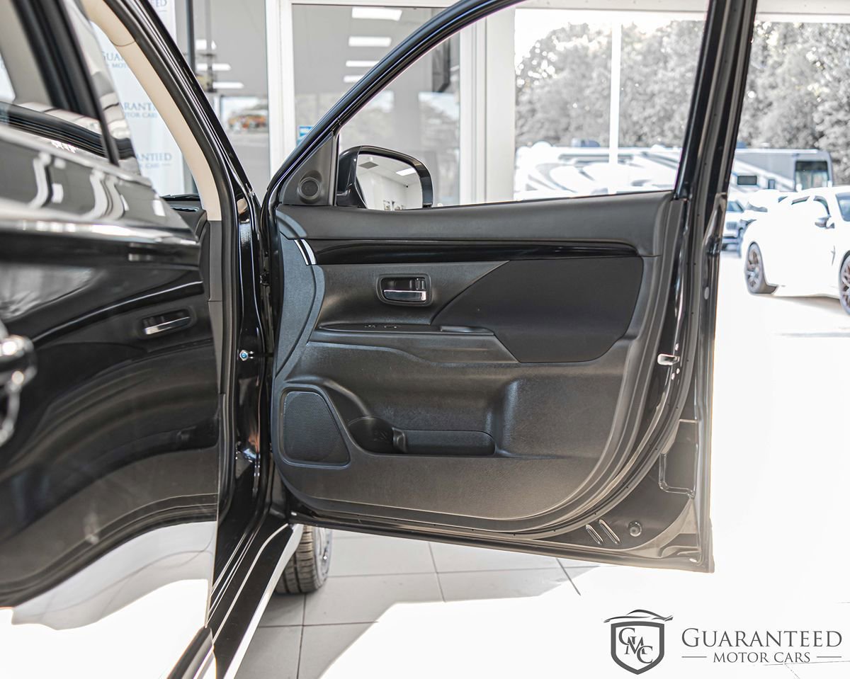 Used 2020 Mitsubishi Outlander ES FWD image 38