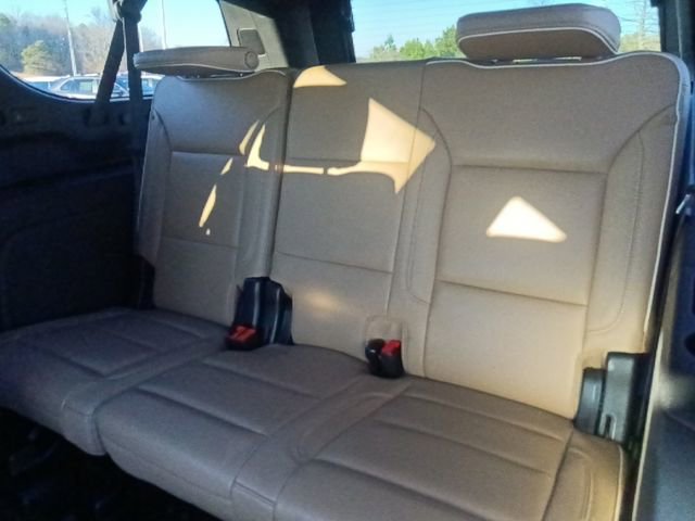 Used 2024 Chevrolet Suburban Premier RWD image 29